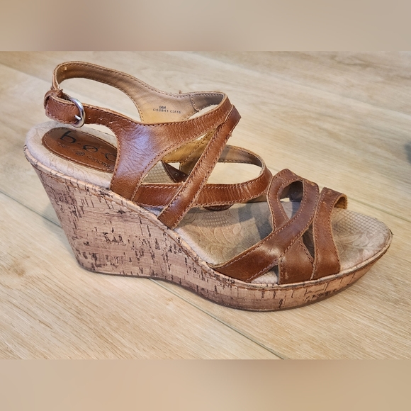 B.O.C. Born Leatger Cork Wedge Sandals 9 - Picture 2 of 12